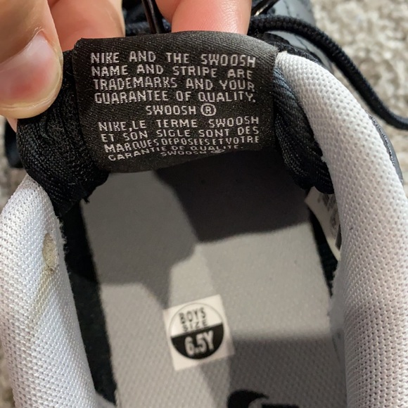 Nike- Air Force 1 Low LV8 GS 'Reflective Black' - Picture 9 of 9